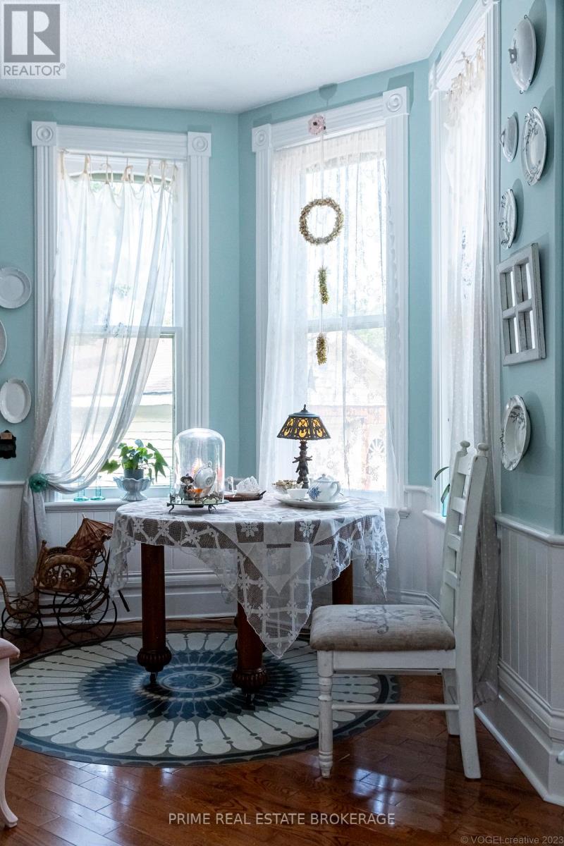 Photo 22 of 49 for 365 William Street