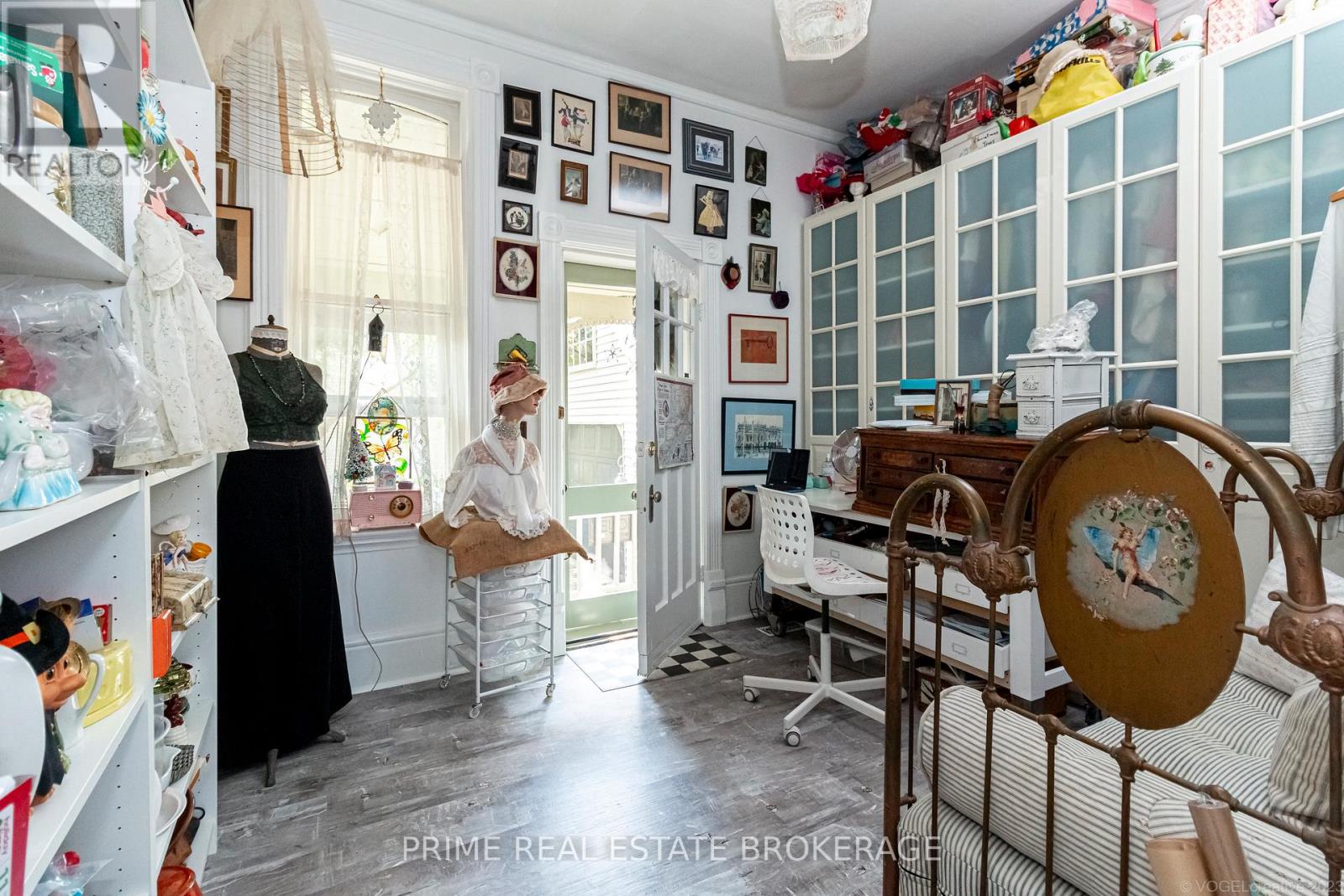 Photo 24 of 49 for 365 William Street