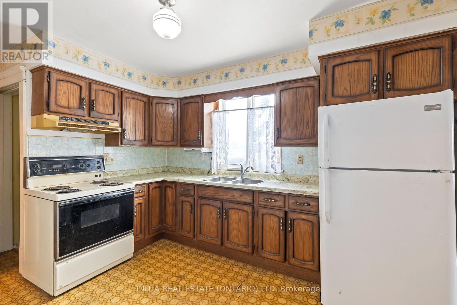 201 Norfolk Street, Stratford, Ontario  N5A 3Z1 - Photo 10 - X12742820