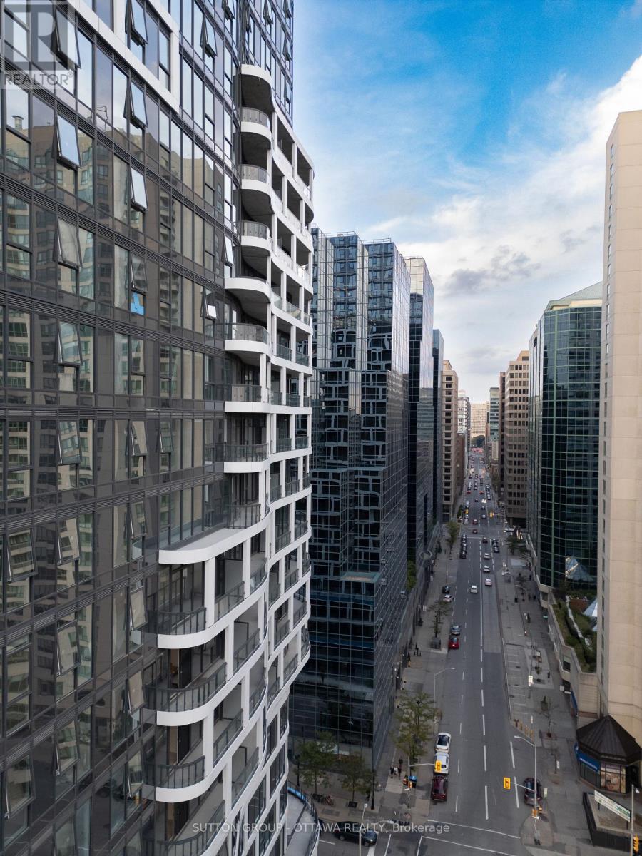 702 - 391 Slater Street, Ottawa, Ontario  K1R 0G7 - Photo 3 - X12742692