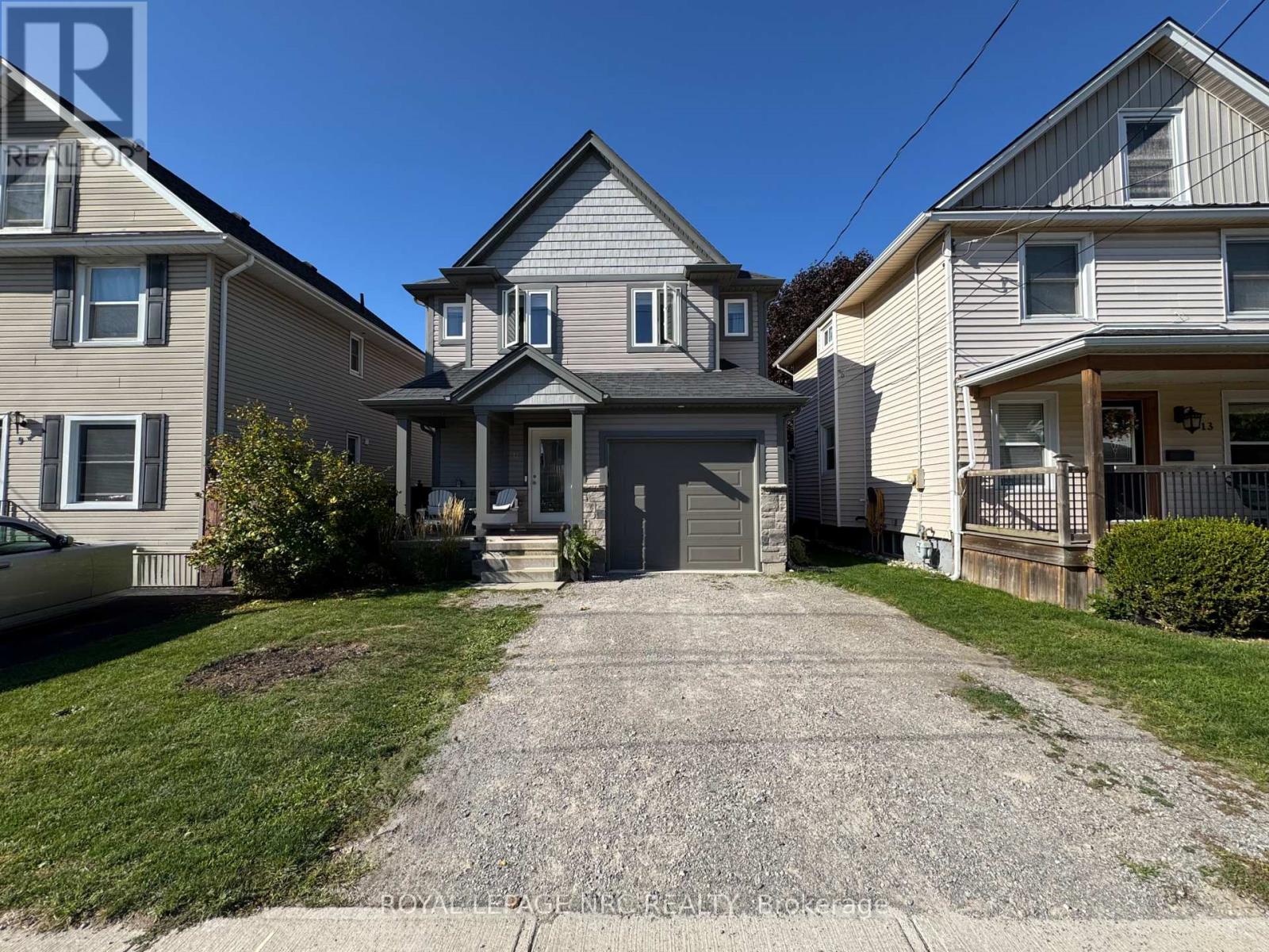 11 Violet Street, St. Catharines, Ontario  L2S 2X1 - Photo 1 - X12742806