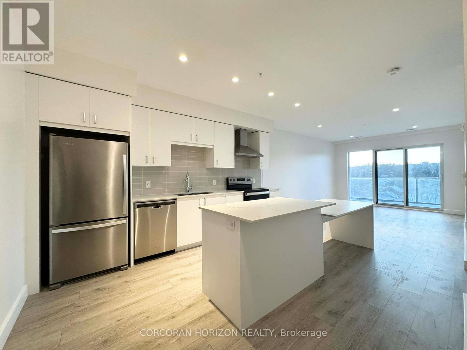 712 - 15 Glebe Street W, Cambridge, Ontario  N1S 0C3 - Photo 4 - X12682352