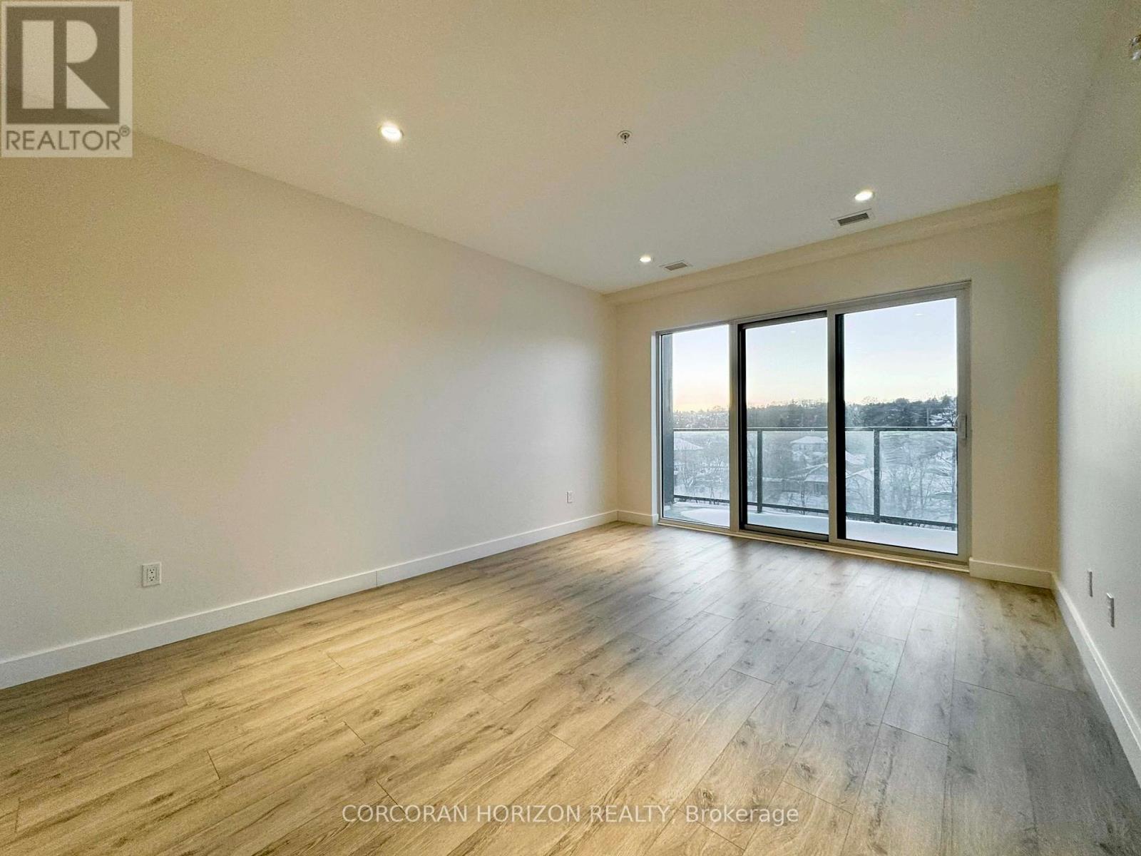 712 - 15 Glebe Street W, Cambridge, Ontario  N1S 0C3 - Photo 8 - X12682352