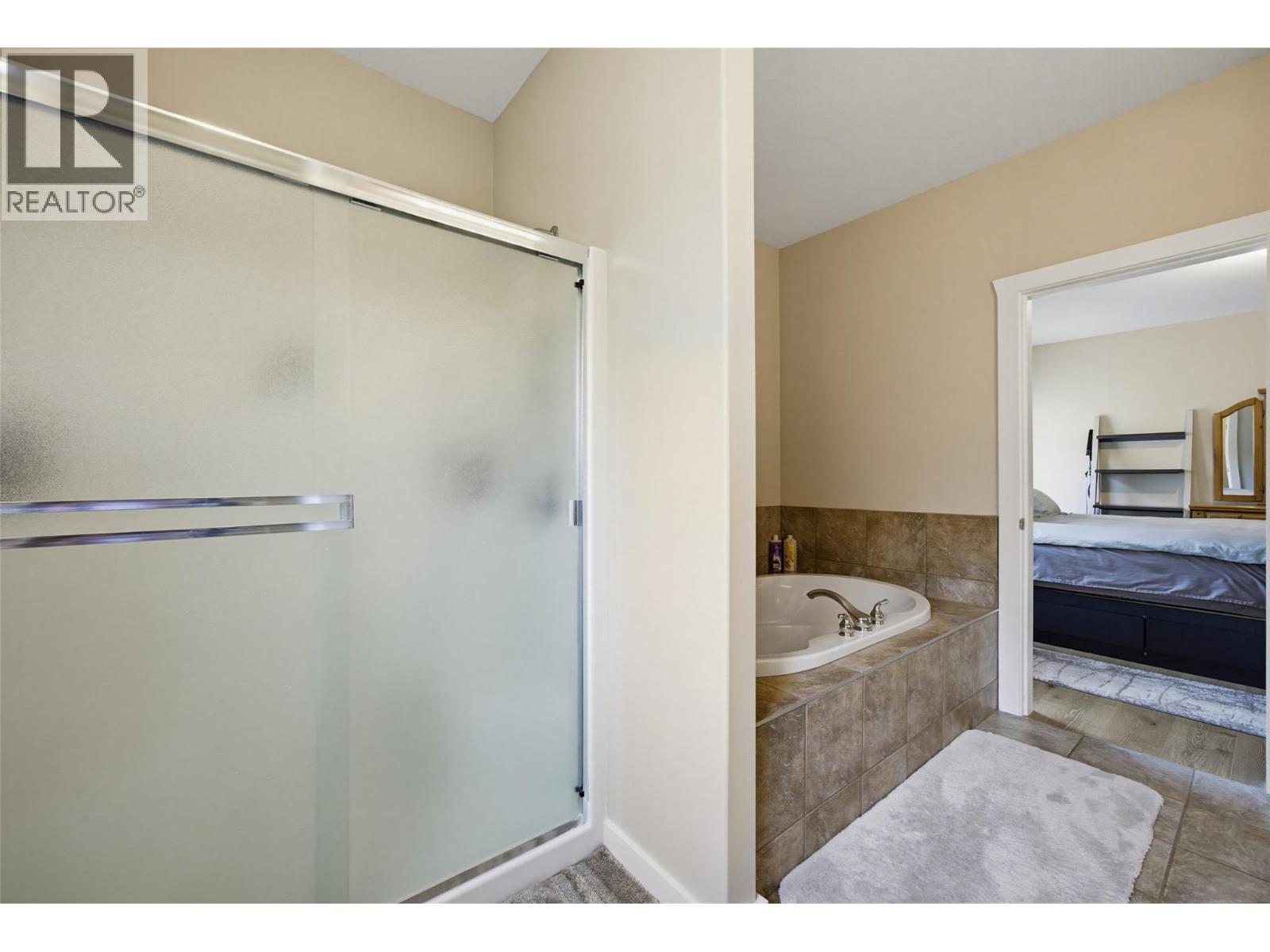 3744 Navatanee Drive, Kamloops, British Columbia  V2H 1S1 - Photo 11 - 10374156