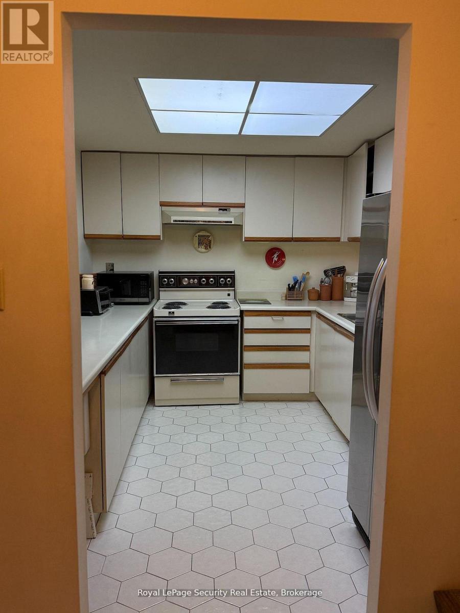 10 - 20 Glebe Road W, Toronto, Ontario M5P 1C9 - Photo 10 - C12742764