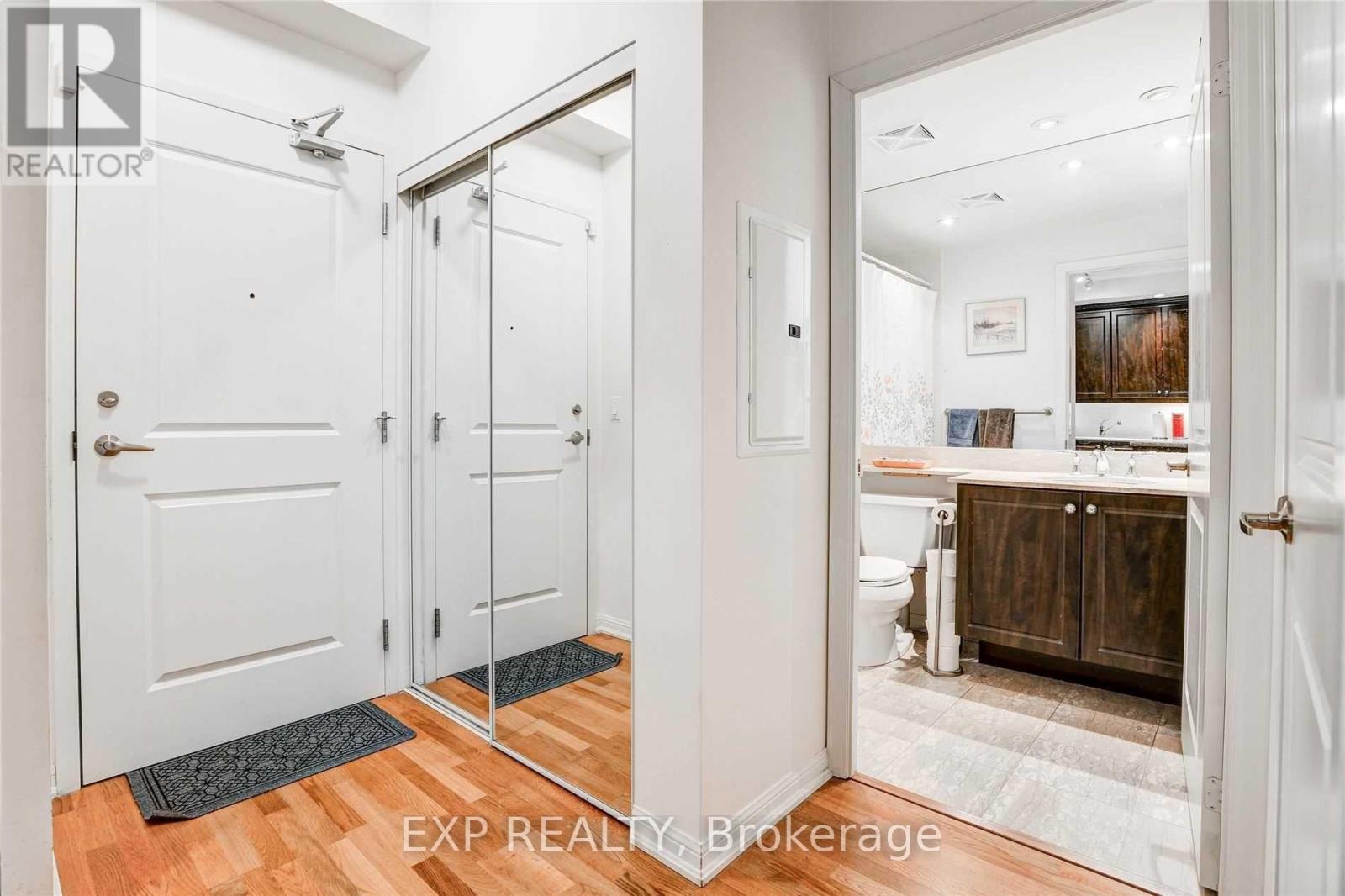 210 - 21 Grand Magazine Street, Toronto, Ontario  M5V 1B5 - Photo 4 - C12742796