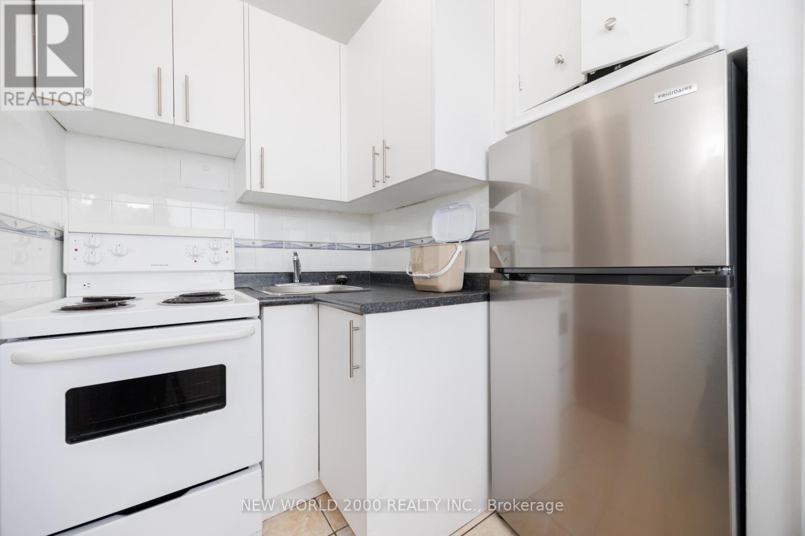 902 - 88 Bernard Avenue, Toronto, Ontario  M5R 1R7 - Photo 8 - C12742822