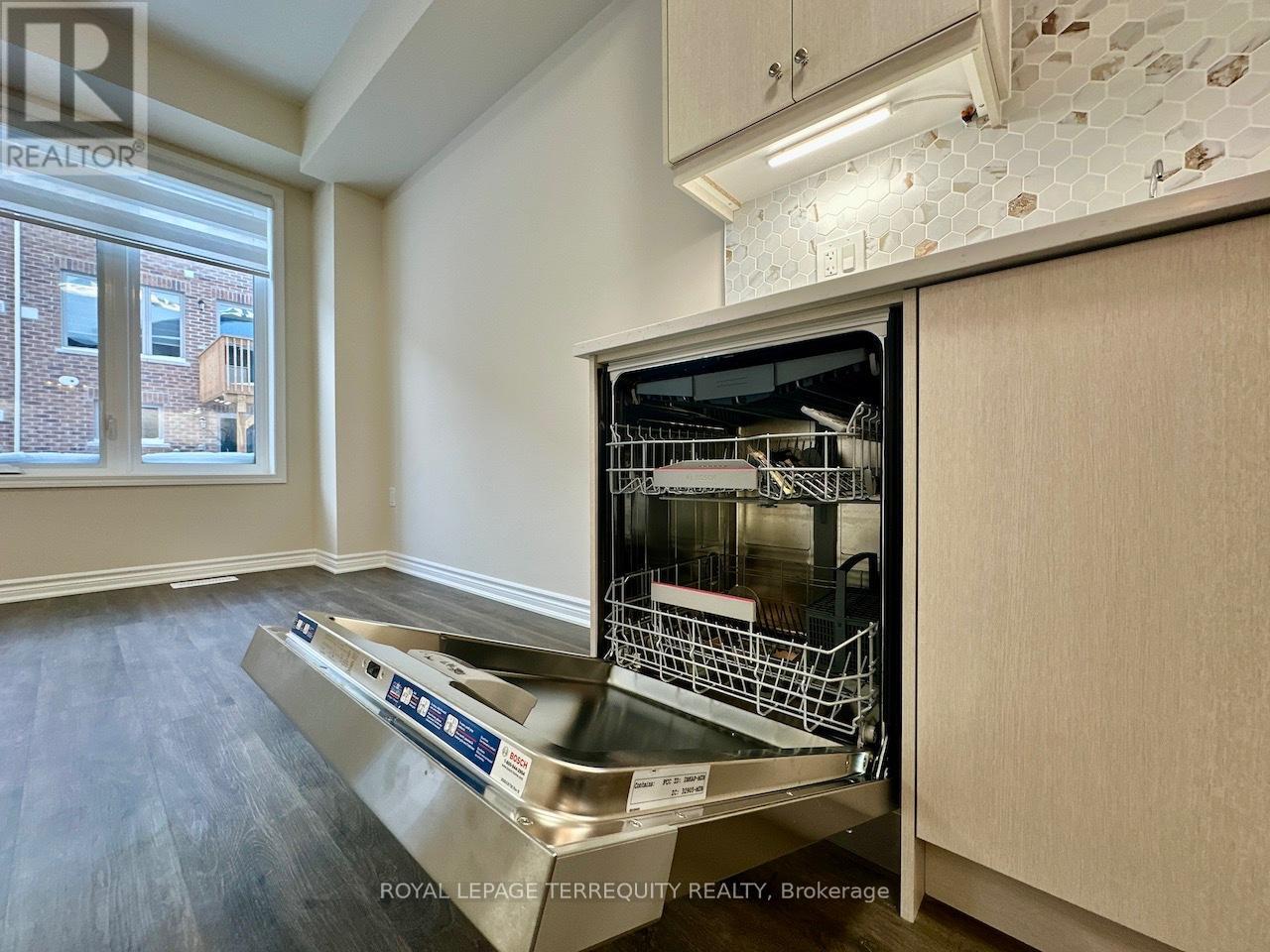 1731 Mineral Springs Way, Pickering, Ontario  L1X 0T5 - Photo 12 - E12742768