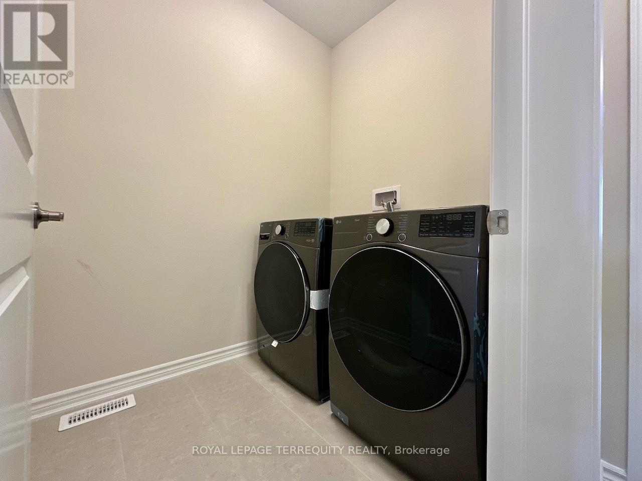 1731 Mineral Springs Way, Pickering, Ontario  L1X 0T5 - Photo 36 - E12742768