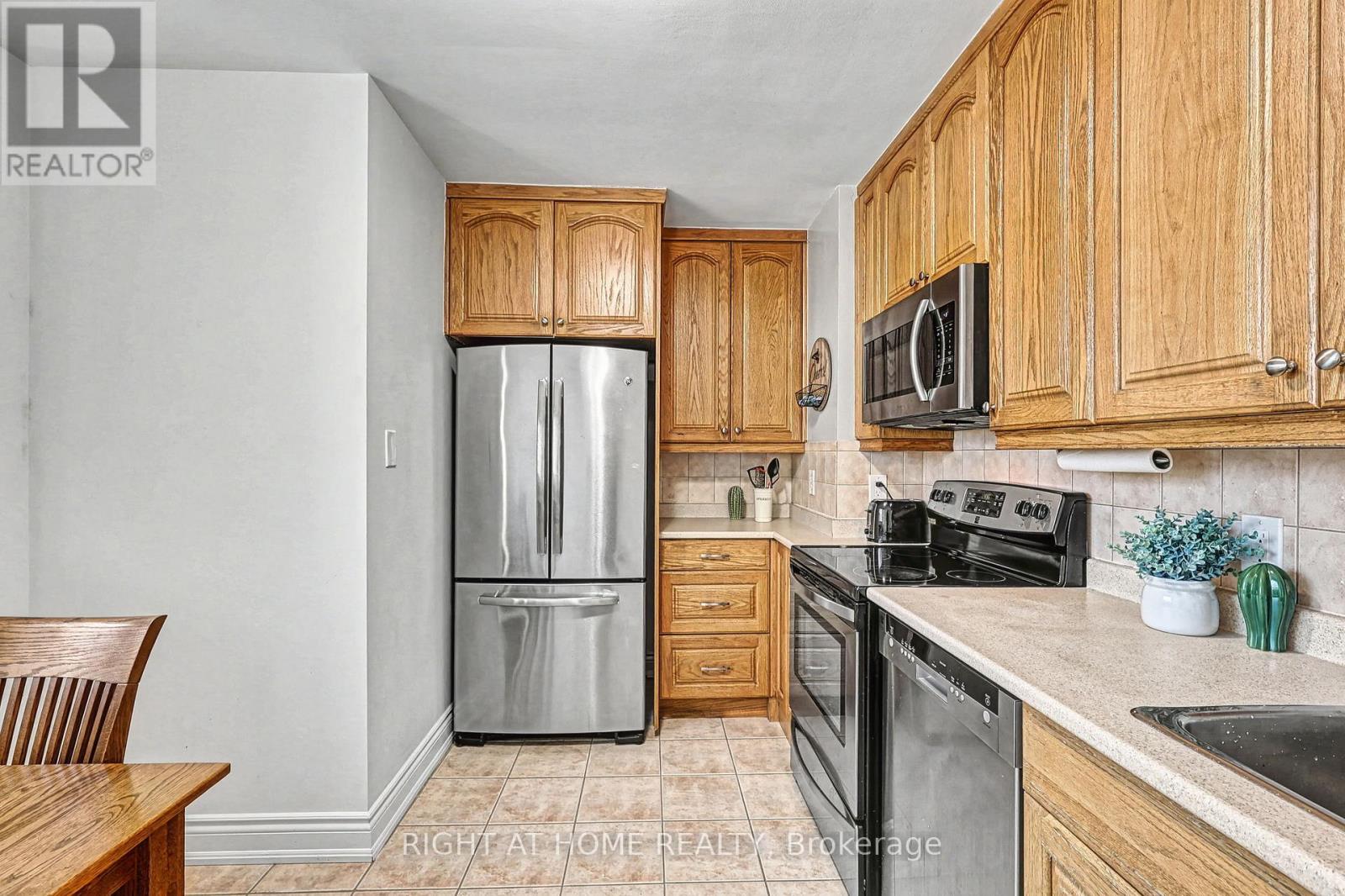 1015 Walton Boulevard, Whitby, Ontario  L1N 3G8 - Photo 7 - E12742776