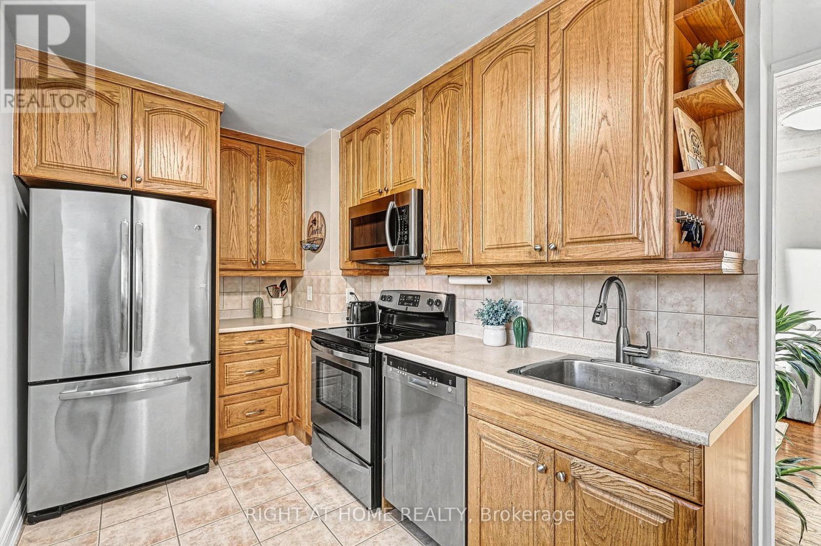 1015 Walton Boulevard, Whitby, Ontario  L1N 3G8 - Photo 8 - E12742776