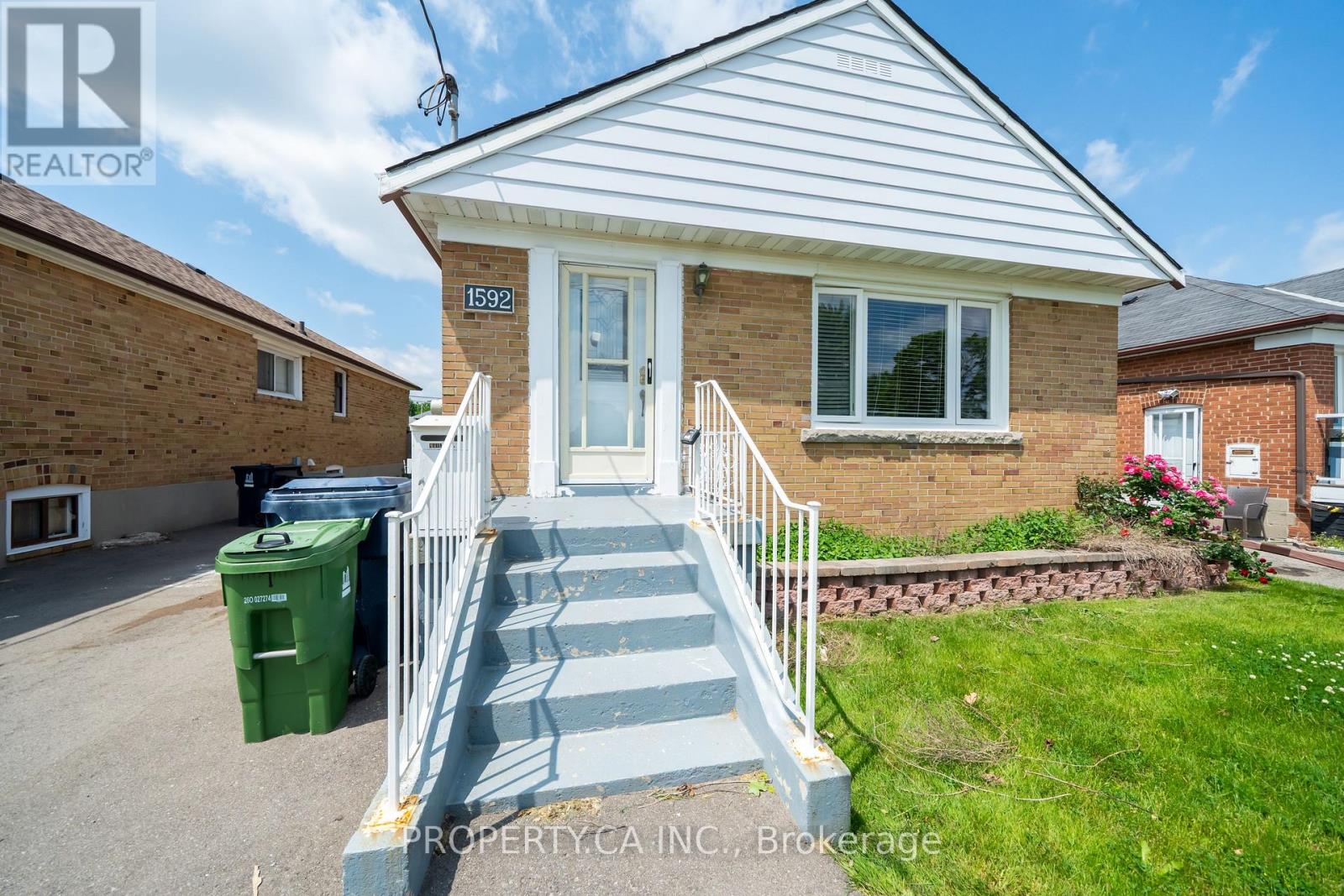 1592 Pharmacy Avenue, Toronto, Ontario  M1R 2K7 - Photo 17 - E12742830