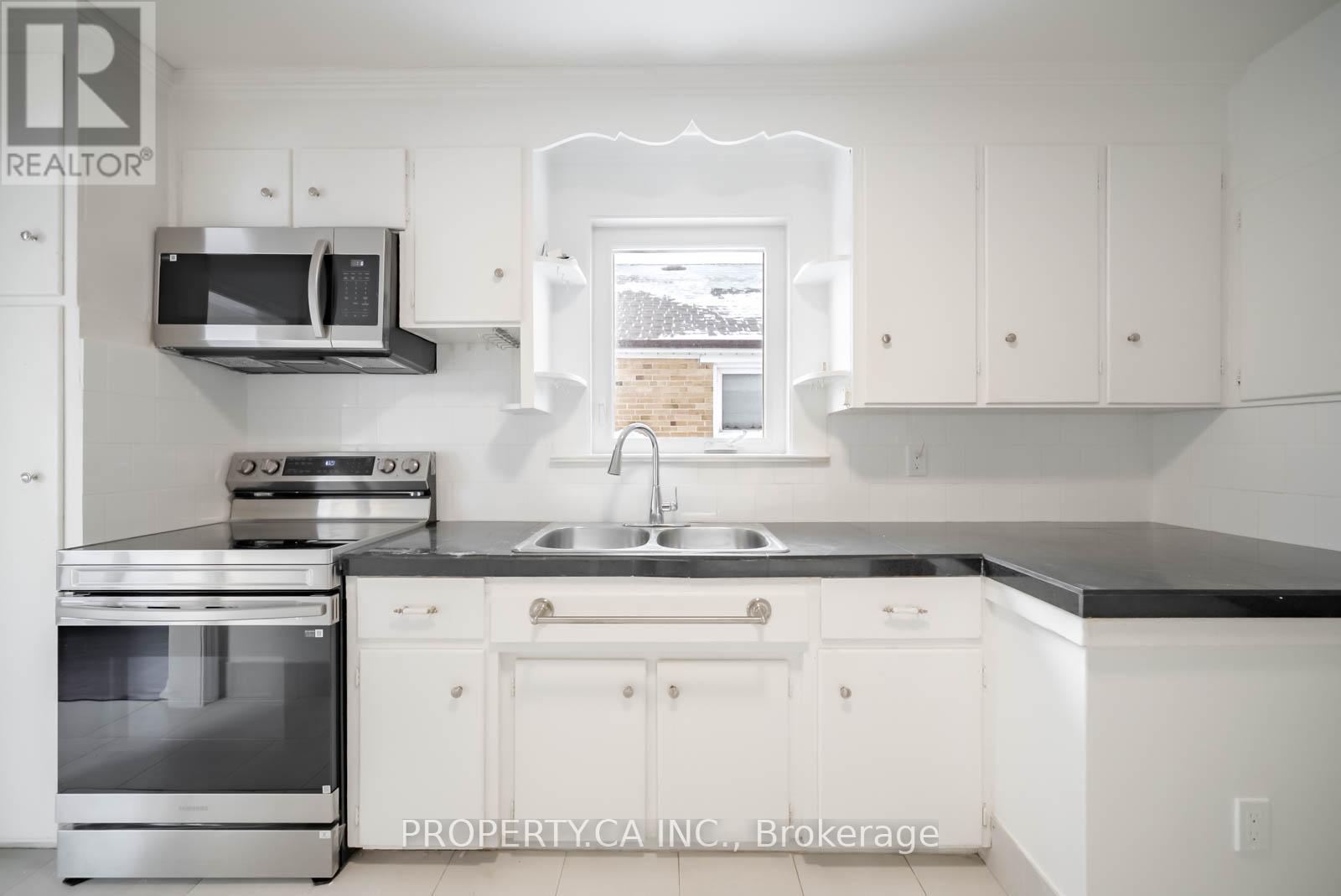 1592 Pharmacy Avenue, Toronto, Ontario  M1R 2K7 - Photo 6 - E12742830