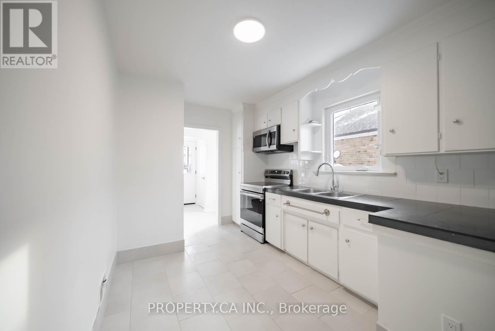 1592 Pharmacy Avenue, Toronto, Ontario  M1R 2K7 - Photo 7 - E12742830