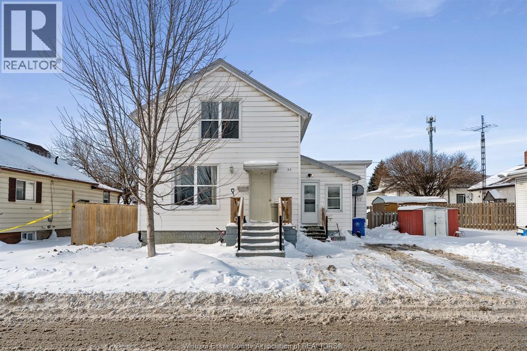 MLS# 26002221: 33 Victoria AVENUE North, Leamington, Canada