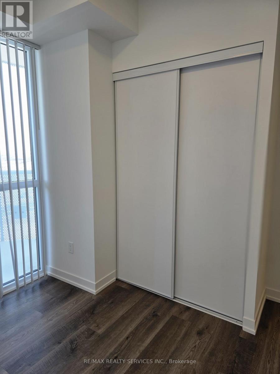 5102 - 8 Interchange Way, Vaughan, Ontario  L4K 5Z7 - Photo 11 - N12742686