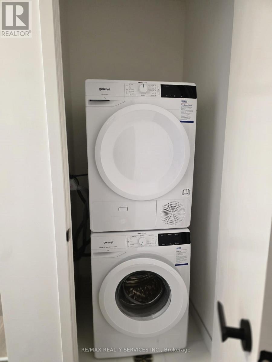 5102 - 8 Interchange Way, Vaughan, Ontario  L4K 5Z7 - Photo 4 - N12742686