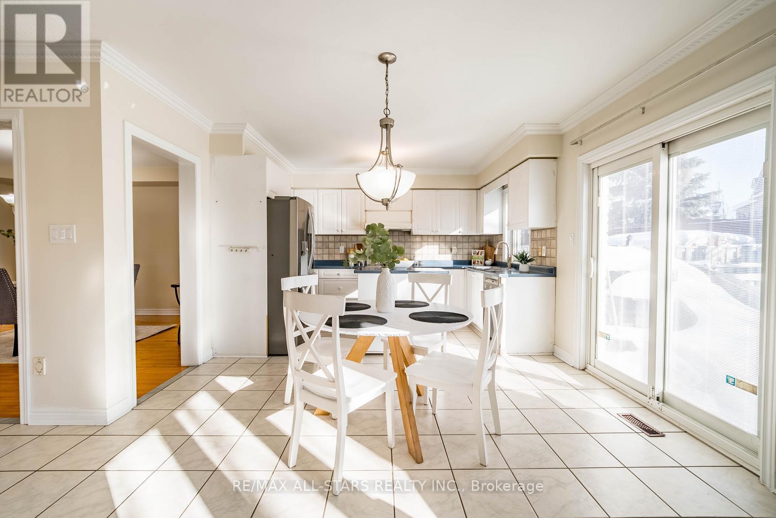 2241 Old Rutherford Road, Vaughan, Ontario  L6A 1Z7 - Photo 19 - N12742704