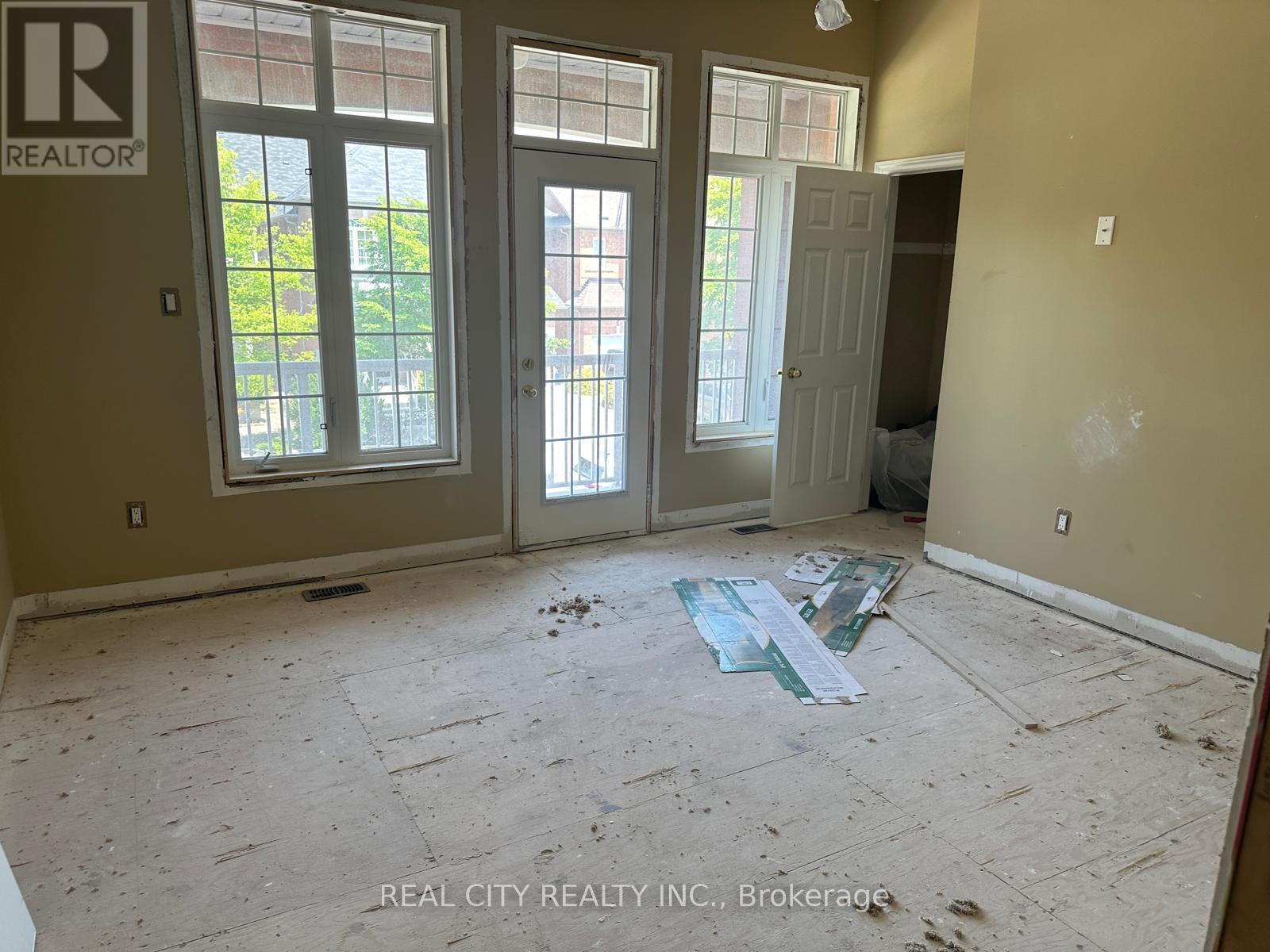 83 Estrella Crescent, Richmond Hill, Ontario  L4E 0S3 - Photo 21 - N12742760