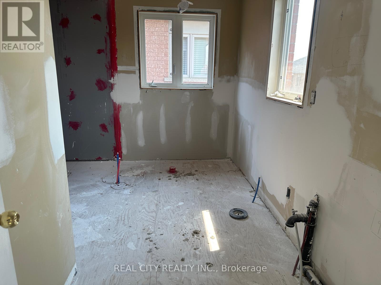 83 Estrella Crescent, Richmond Hill, Ontario  L4E 0S3 - Photo 24 - N12742760