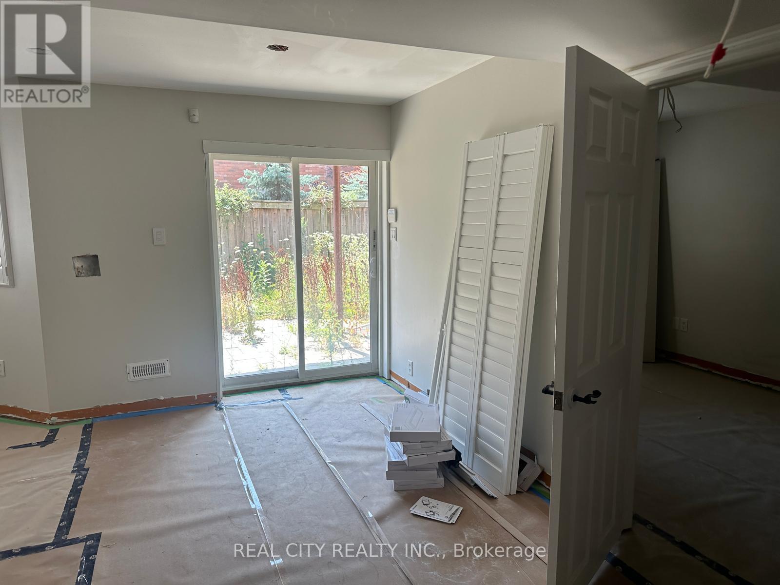 83 Estrella Crescent, Richmond Hill, Ontario  L4E 0S3 - Photo 4 - N12742760