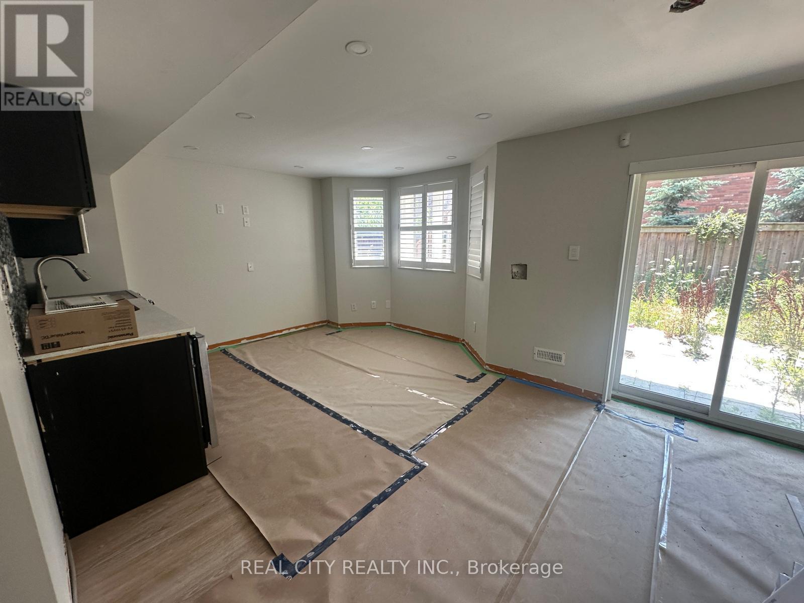 83 Estrella Crescent, Richmond Hill, Ontario  L4E 0S3 - Photo 6 - N12742760