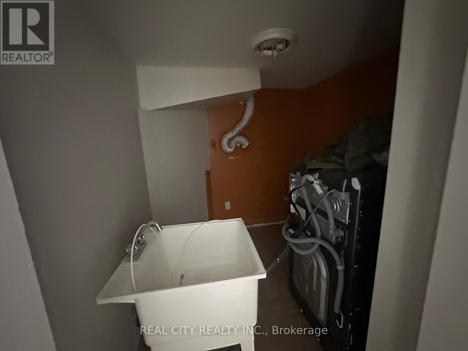 83 Estrella Crescent, Richmond Hill, Ontario  L4E 0S3 - Photo 8 - N12742760