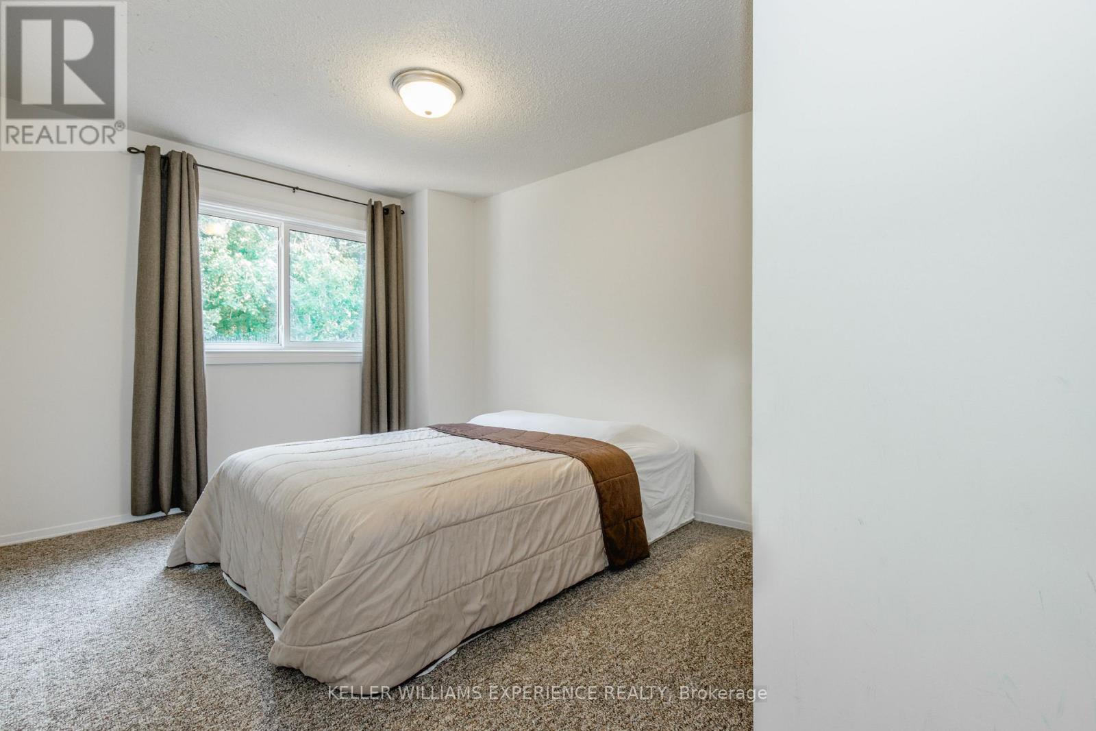 49 Burns Circle, Barrie (Letitia Heights), Ontario  L4N 5J8 - Photo 12 - S12742706