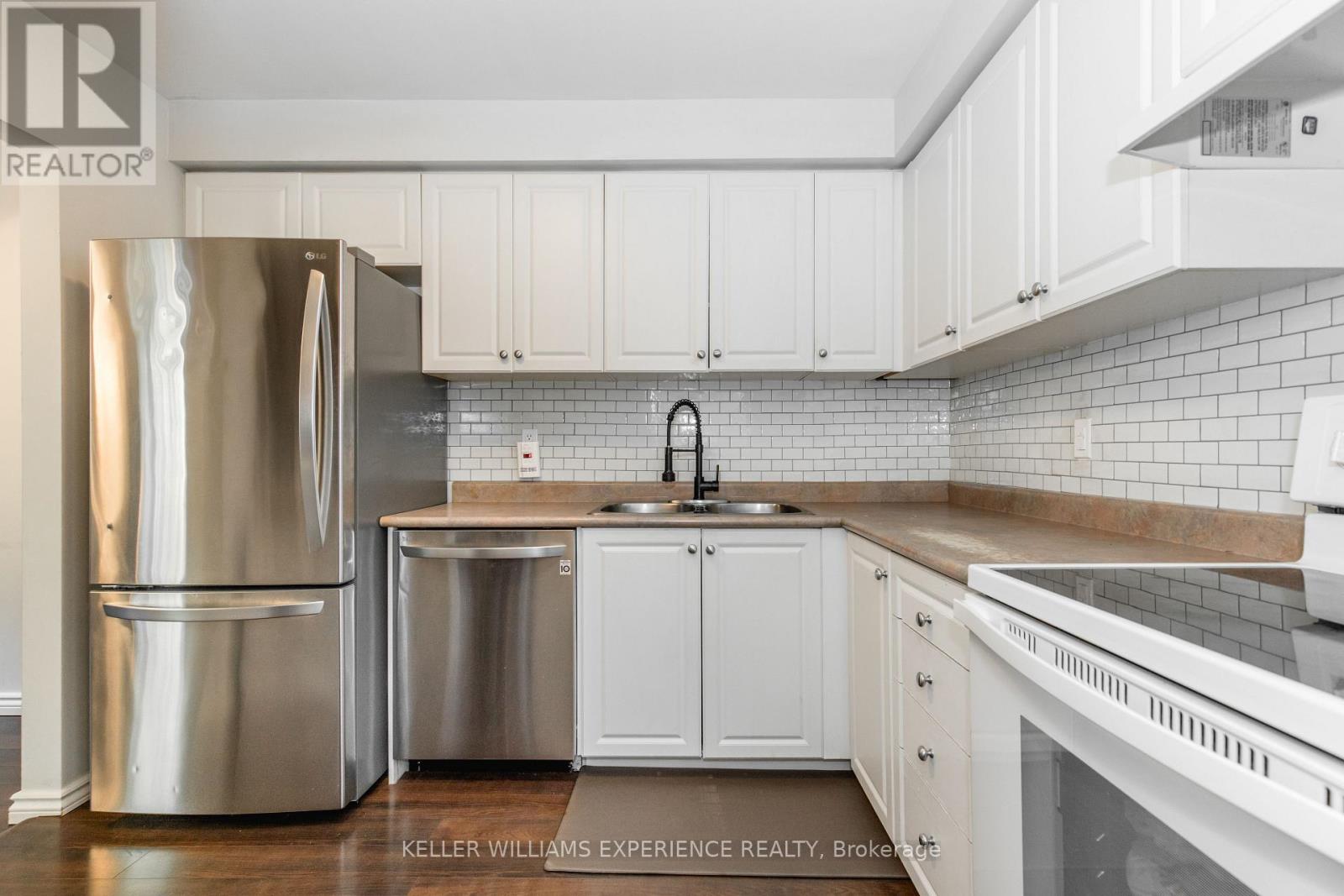 49 Burns Circle, Barrie (Letitia Heights), Ontario  L4N 5J8 - Photo 2 - S12742706