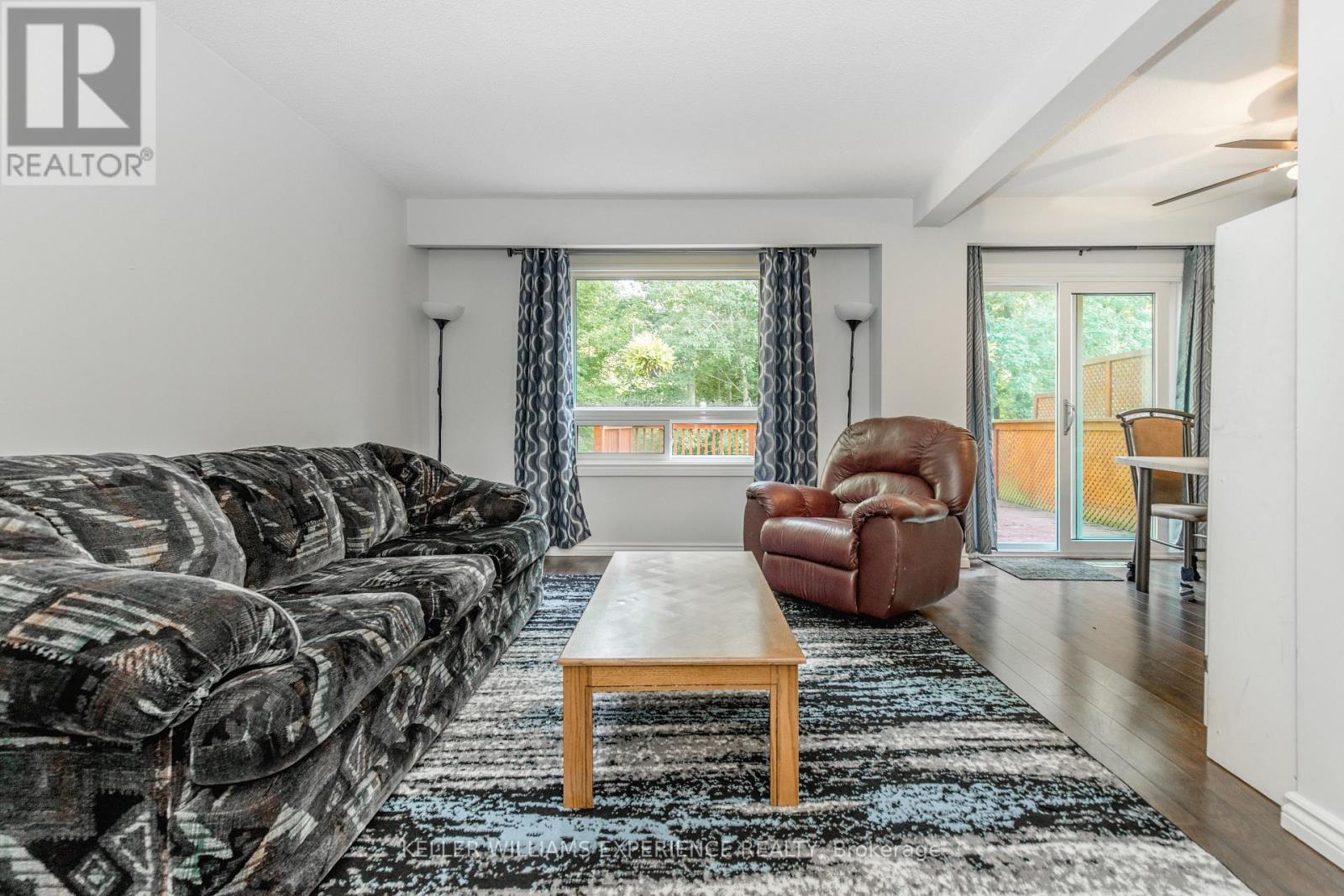 49 Burns Circle, Barrie (Letitia Heights), Ontario  L4N 5J8 - Photo 4 - S12742706