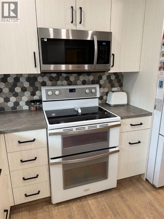 1813 Elm Road S, Lethbridge, Alberta  T1K 4X5 - Photo 9 - A2282810