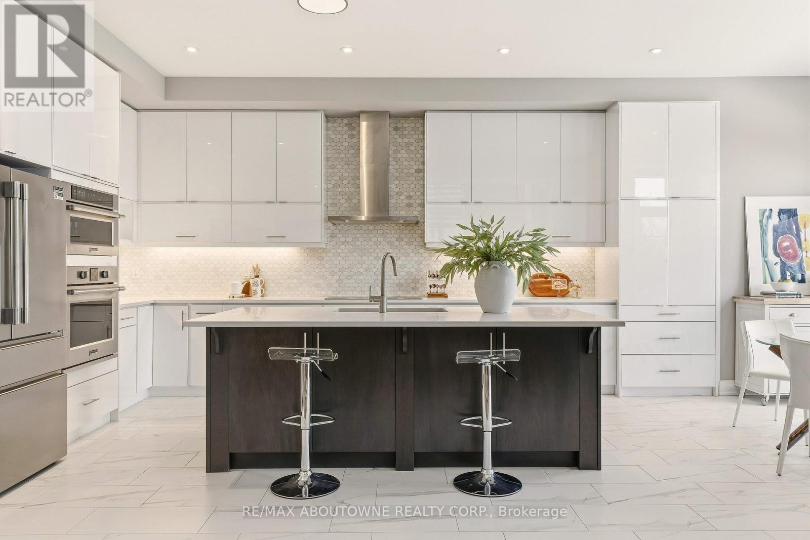 1456 Ford Strathy Crescent, Oakville, Ontario  L6H 3W9 - Photo 12 - W12742676