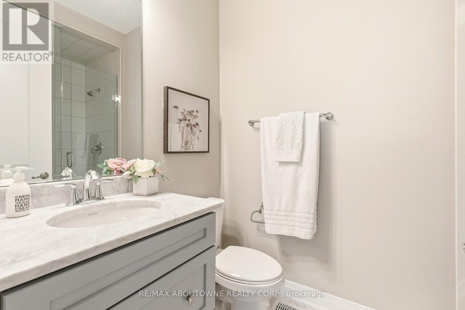 1456 Ford Strathy Crescent, Oakville, Ontario  L6H 3W9 - Photo 40 - W12742676