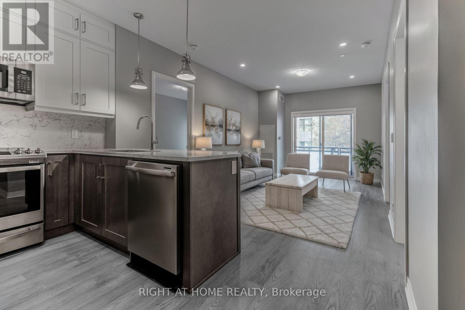 109 - 102 Grovewood Common, Oakville, Ontario  L6H 0X2 - Photo 5 - W12742694