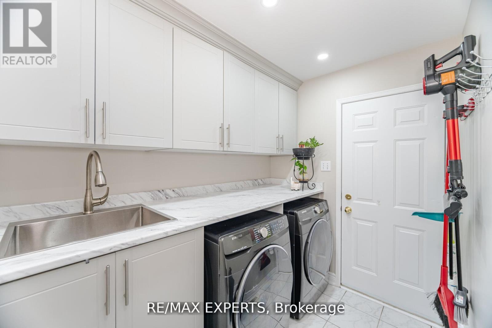 39 Robertson Davies Drive, Brampton, Ontario  L7A 1K3 - Photo 18 - W12742702