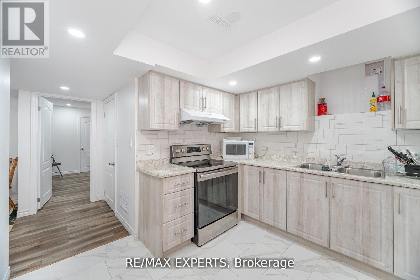 39 Robertson Davies Drive, Brampton, Ontario  L7A 1K3 - Photo 35 - W12742702