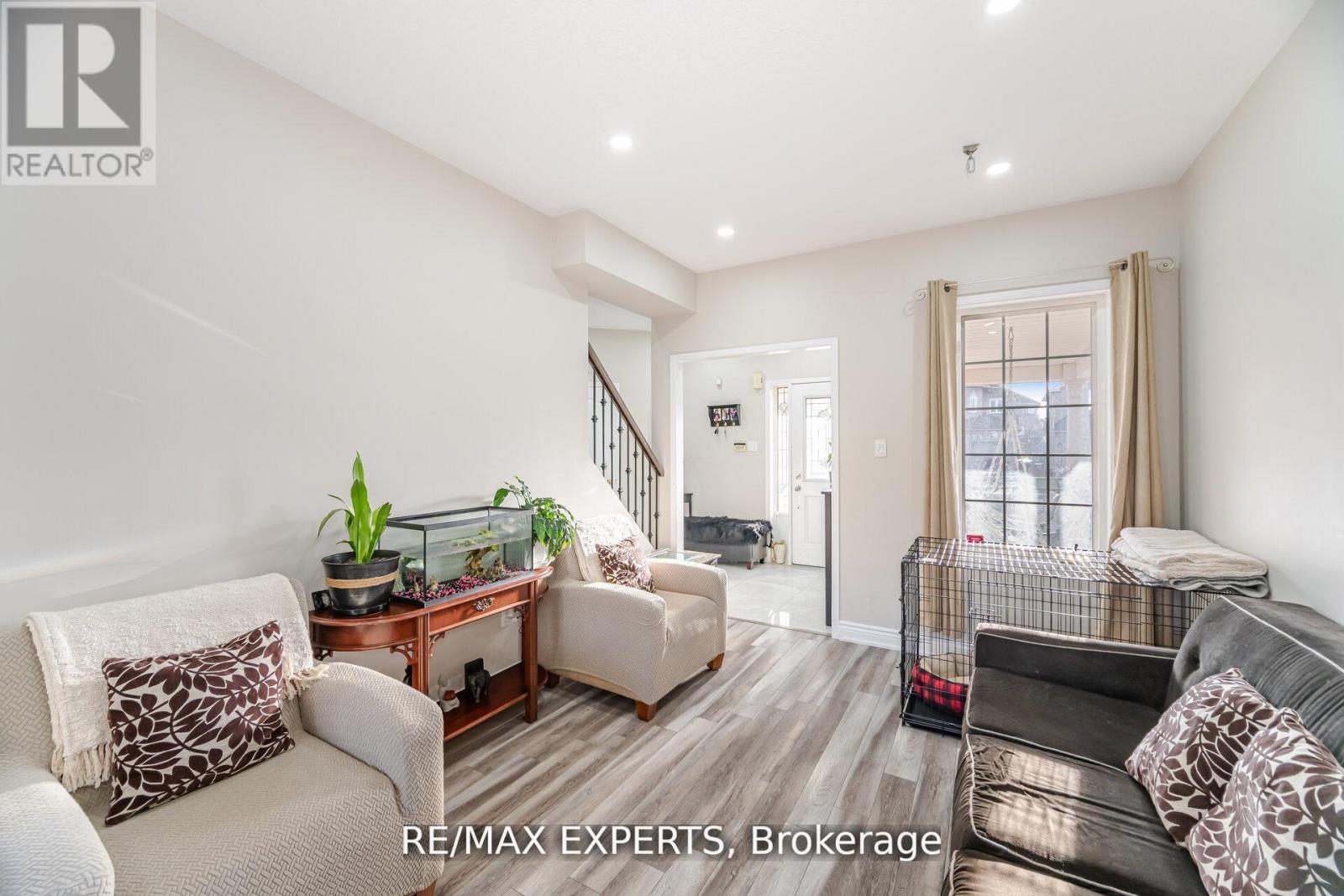 39 Robertson Davies Drive, Brampton, Ontario  L7A 1K3 - Photo 7 - W12742702