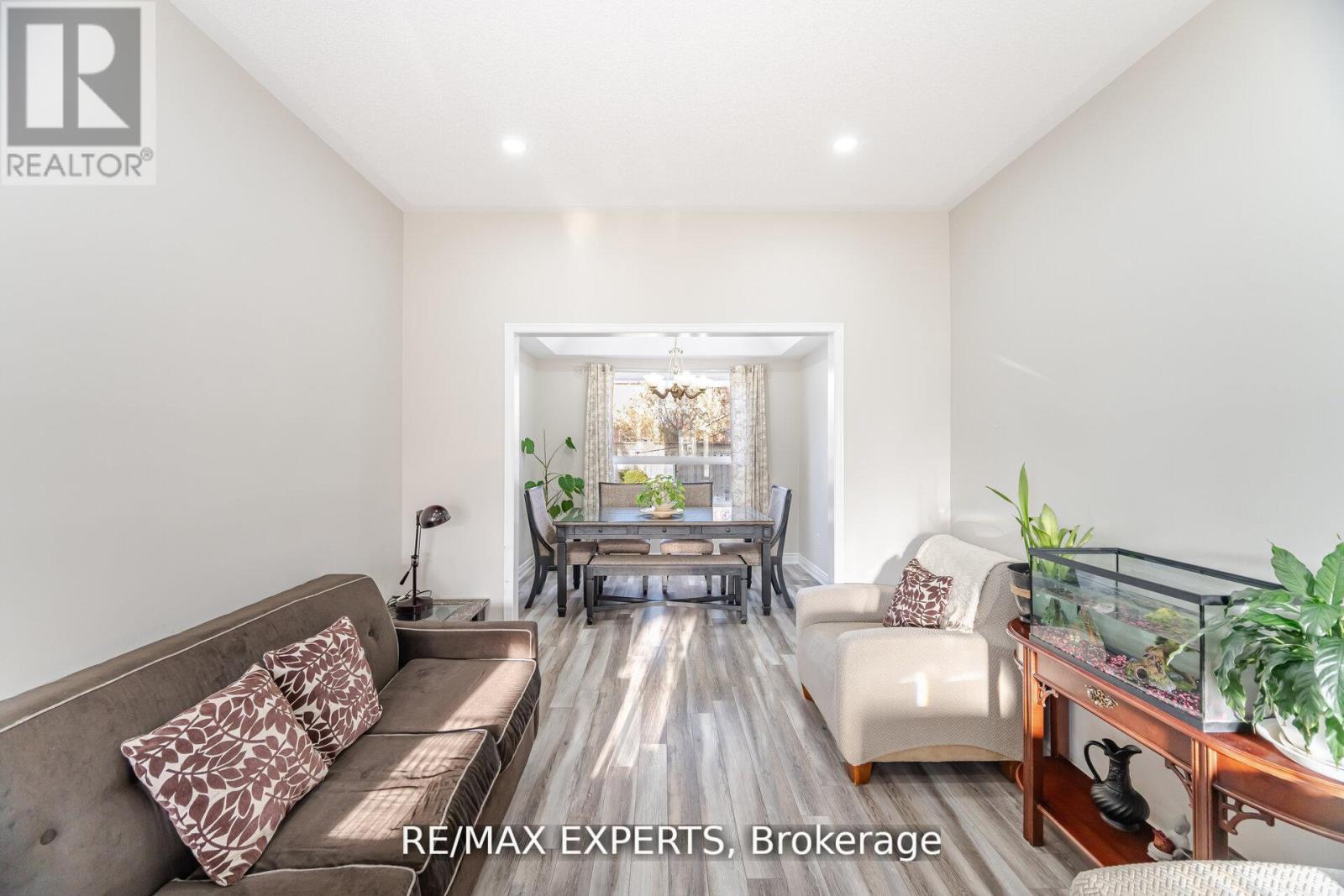 39 Robertson Davies Drive, Brampton, Ontario  L7A 1K3 - Photo 8 - W12742702