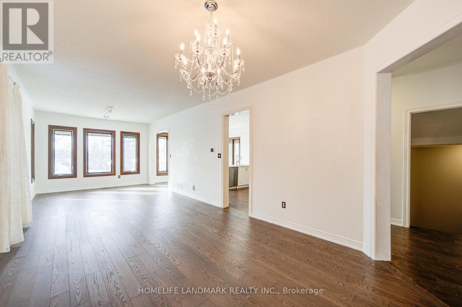 2198 Arbourview Drive, Oakville, Ontario  L6M 3N7 - Photo 8 - W12742810