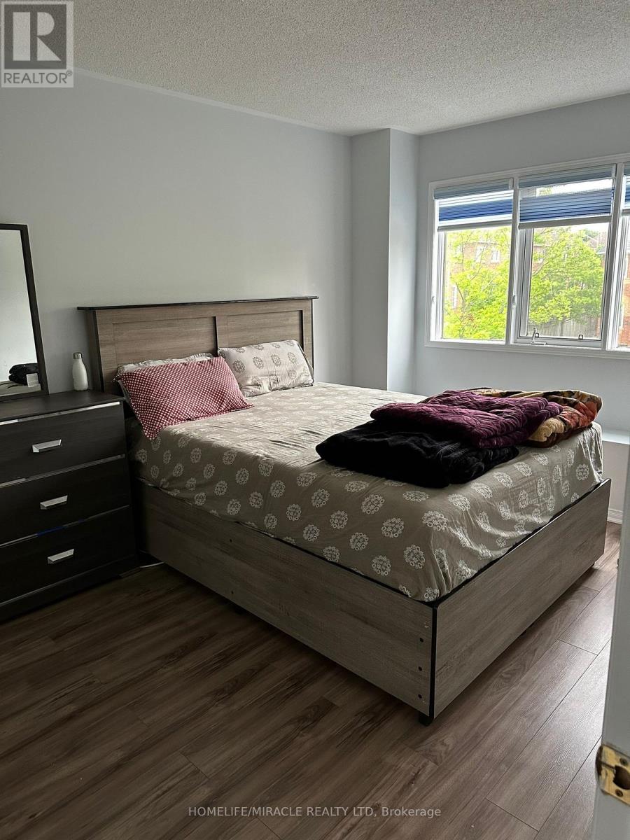 3918 Zenith Court, Mississauga, Ontario  L5N 7H7 - Photo 14 - W12742826