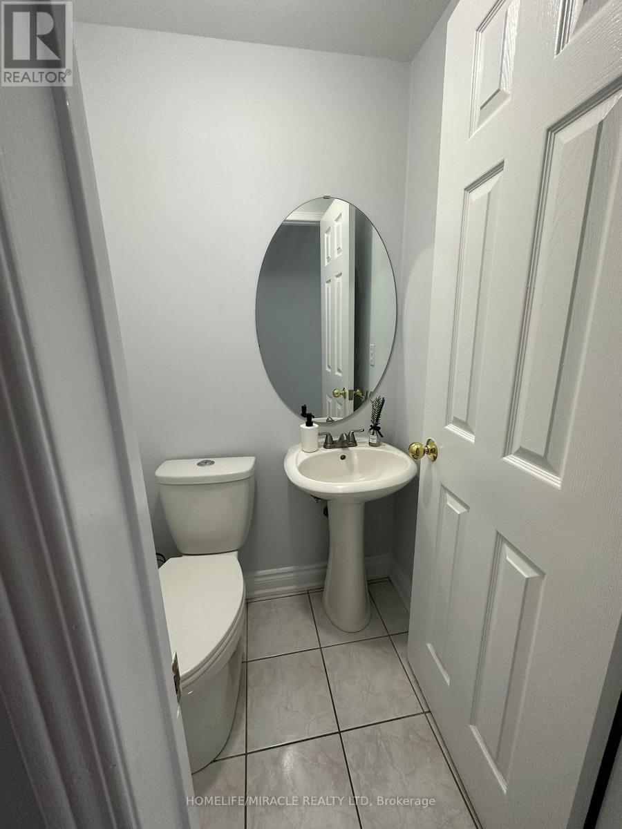 3918 Zenith Court, Mississauga, Ontario  L5N 7H7 - Photo 25 - W12742826