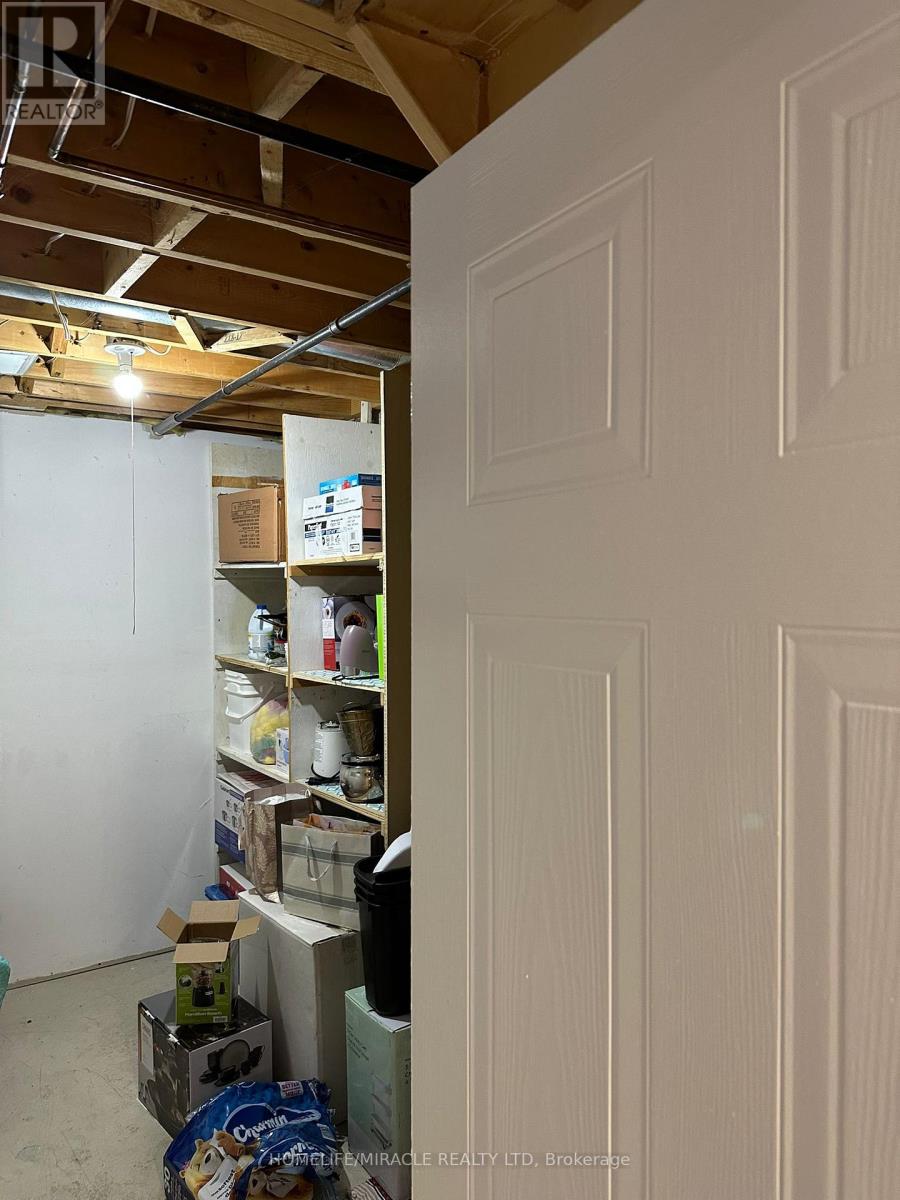 3918 Zenith Court, Mississauga, Ontario  L5N 7H7 - Photo 26 - W12742826