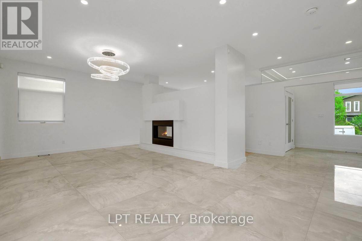 298 Crestview Road, Ottawa, Ontario  K1H 5G6 - Photo 9 - X12490874