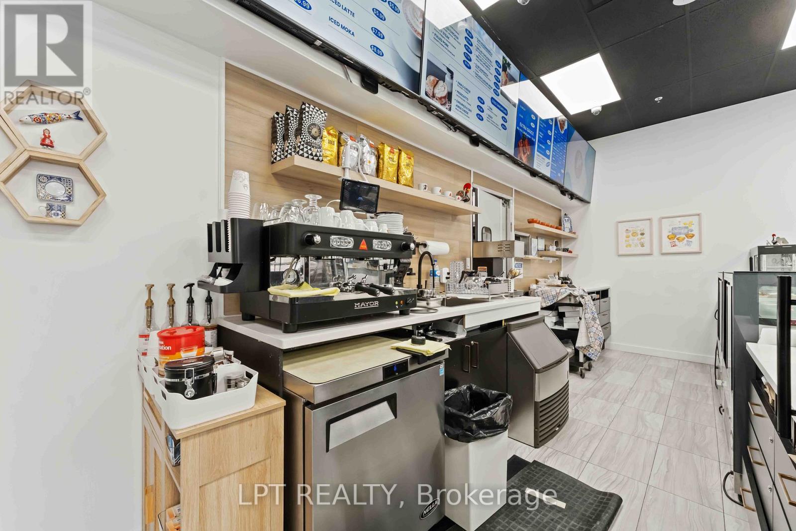 8 - 420 Hazeldean Run, Ottawa, Ontario  K2L 4B2 - Photo 8 - X12525468