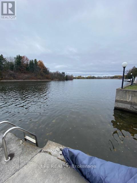 3633 Revelstoke Drive, Ottawa, Ontario  K1V 7C2 - Photo 9 - X12704358