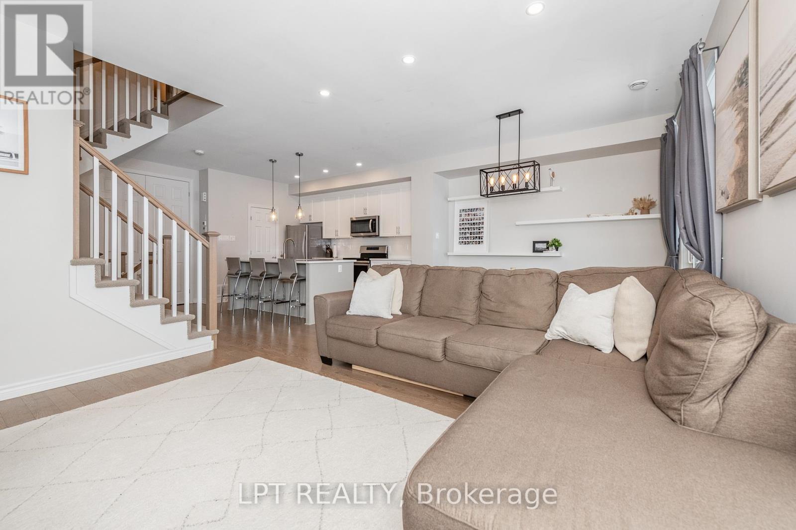 202 Hawkmere Way, Ottawa, Ontario  K1T 0R5 - Photo 17 - X12735372