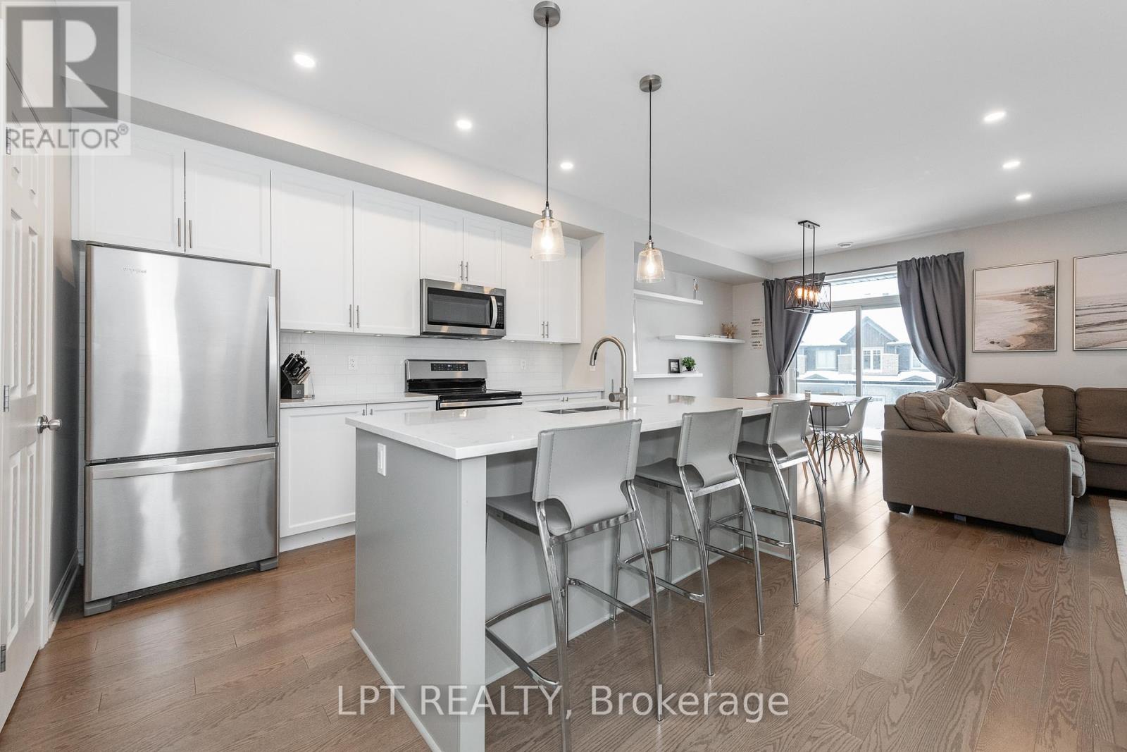 202 Hawkmere Way, Ottawa, Ontario  K1T 0R5 - Photo 8 - X12735372