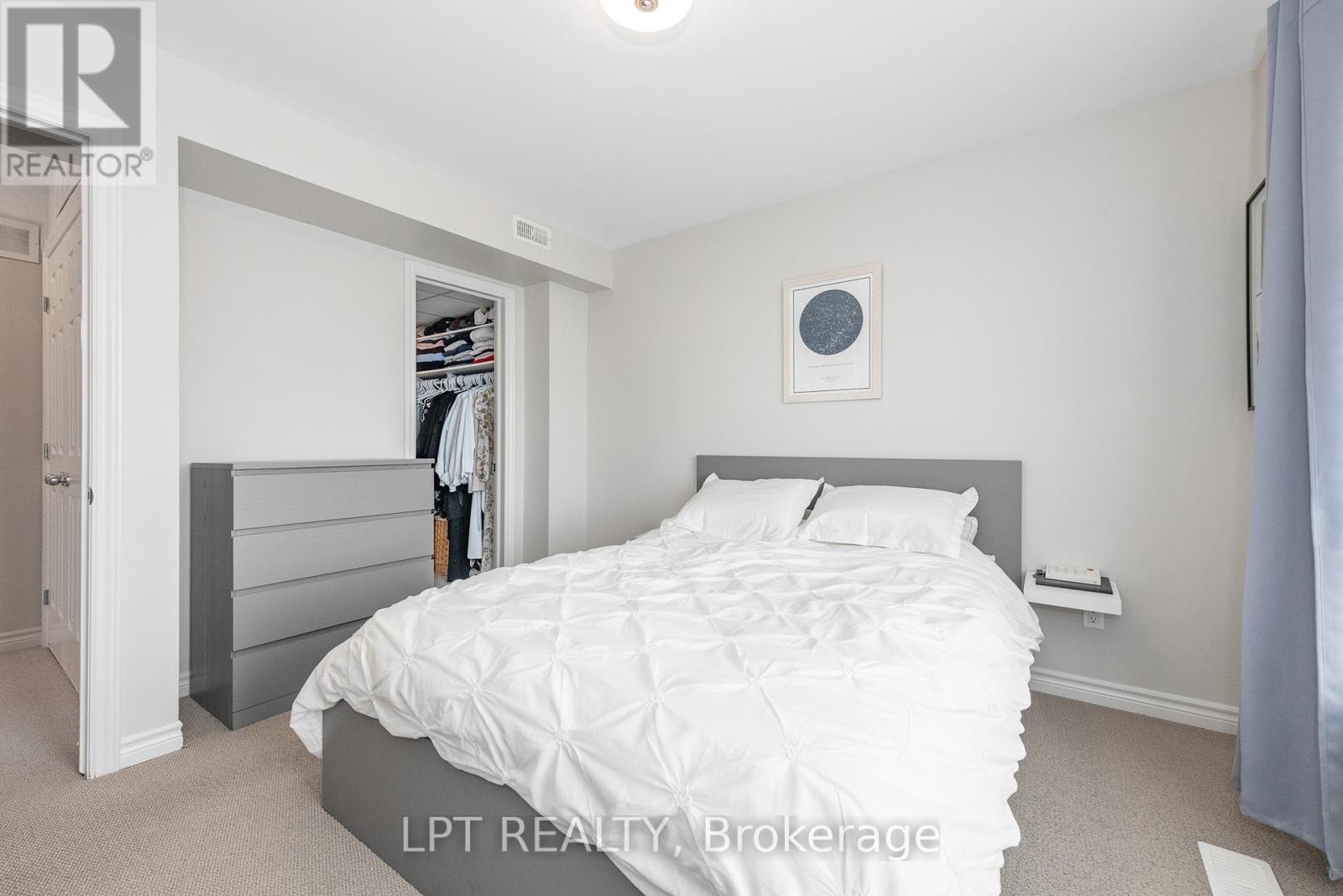 202 Hawkmere Way, Ottawa, Ontario  K1T 0R5 - Photo 22 - X12735372