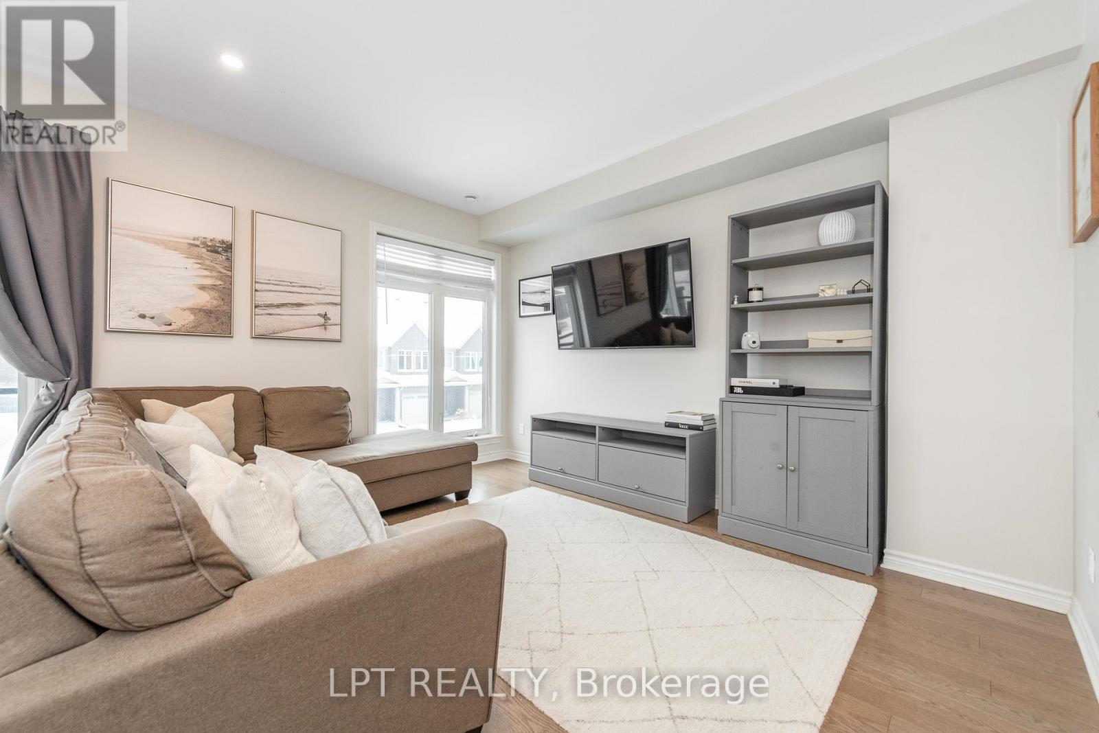 202 Hawkmere Way, Ottawa, Ontario  K1T 0R5 - Photo 15 - X12735372