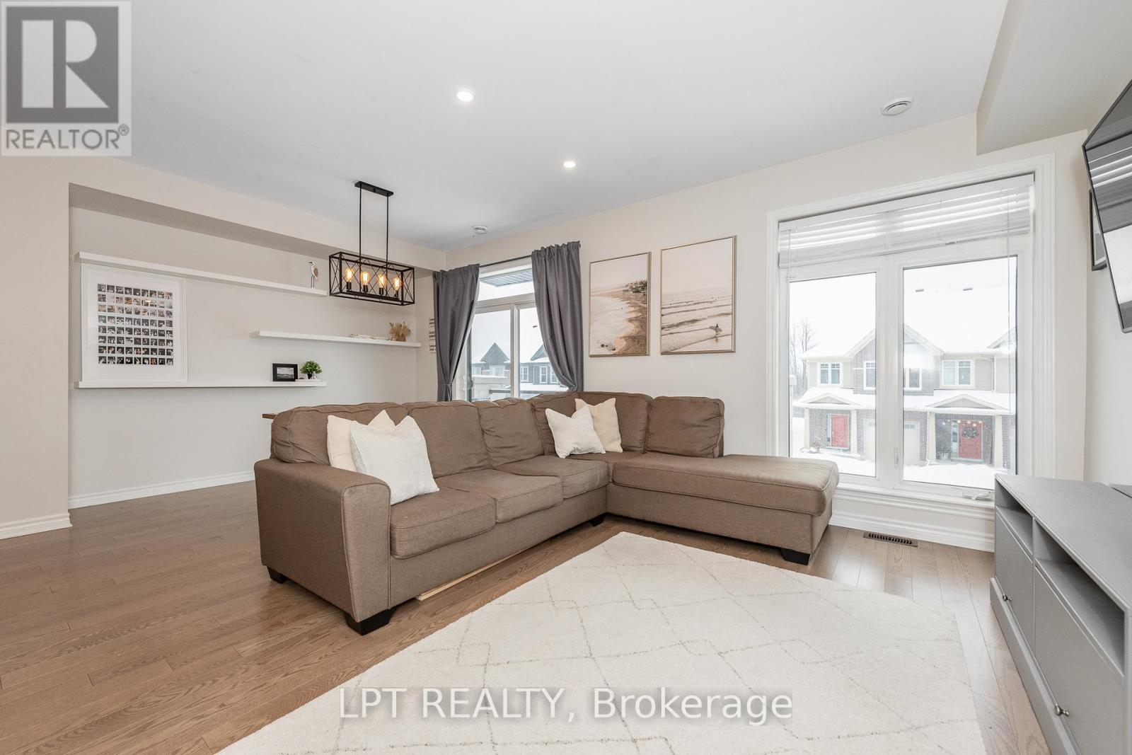 202 Hawkmere Way, Ottawa, Ontario  K1T 0R5 - Photo 16 - X12735372